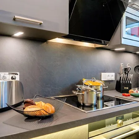 Schleivilla Kapitaen Cook2, Loewen Dart Hb8 * Olpenitz